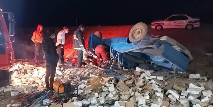واژگونی نیسان در محور میامی- شاهرود با یک فوتی واژگونی نیسان در محور میامی- شاهرود با یک فوتی